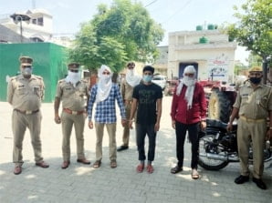 पुलिस टीम पर हमला कर फरार हुए आरोपी जावेद को दबोचा