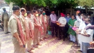 शहर कोतवाली प्रभारी सहित चौकी प्रभारियों का स्वागत किया