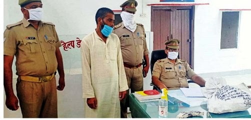 चरथावल पुलिस ने गौहत्यारे को भारी मात्रा में  गौमांस के साथ गिरफ्तार किया