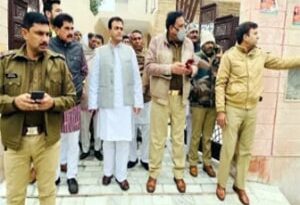 मुजफ्फरनगर में रालोद और सपा नेता गिरफ्तार, कचहरी में भाकियू ने दिया धरना