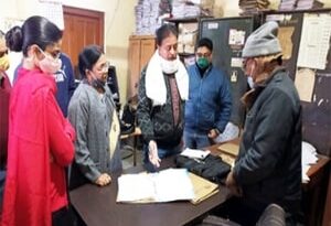अंजु अग्रवाल ने कर्मचारियों एवं अधिकारियों को सुधर जाने की चेतावनी दी