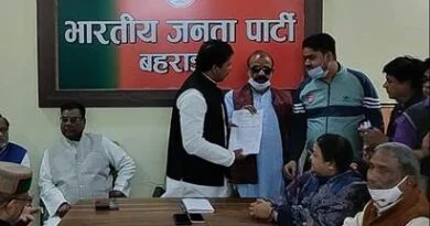 प्रभारी मंत्री व कलेक्टर प्रतिनिधि को पत्रकारों ने सौपा सुविधाओं के लिये ज्ञापन 3 Behraich |