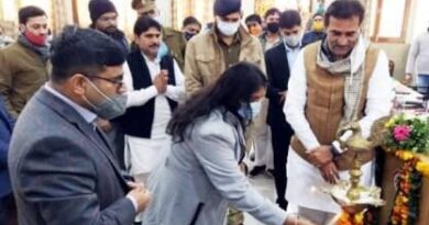 सड़क सुरक्षा सप्ताह 21 जनवरी से 21 फरवरी तक : जनप्रतिनिधियों व प्रशासनिक अधिकारियों ने हरी झंडी दिखाकर शुभारम्भ किया