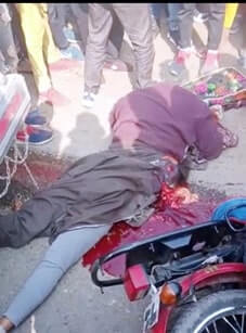 रोडी से भरे कैंटर की चपेट मे आकर स्कूटी सवार की दर्दनाक मौत रोडी से भरे कैंटर की चपेट मे आकर स्कूटी सवार की दर्दनाक मौत