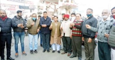 उत्तर प्रदेश उद्योग व्यापार संगठन ने मृतकों को श्रद्धांजलि दी