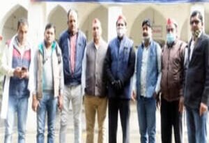प्रशासन सो रहा है: प्रदेश की कानून व्यवस्था का हवाला देते हुए सपा नेताओ ने सौंपा ज्ञापन