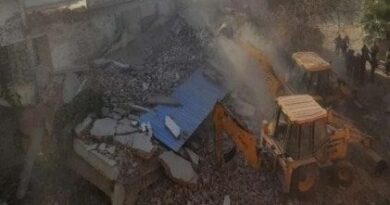 मेरठ पुलिस ने मलबे का ढेर बनाई ढाई लाख के इनामी बदन सिंह बद्दो की आलीशन कोठी, कईं थानों की पुलिस व फोर्स रही मौजूद