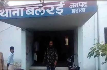 यूपी की अमानवीय पुलिस: छेड़छाड़ की एफआईआर करने वाले को थाने से डांट पड़ी, अगले दिन ट्रेन से गिरी लड़की