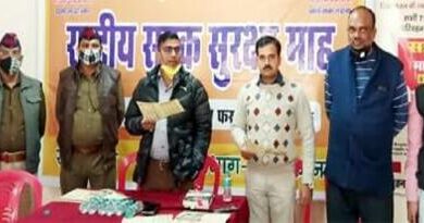 दो पहिया वाहन चालक व पीछे बैठने वाला व्यक्ति भी हमेशा हेलमेट का प्रयोग करेंः एआरटीओ