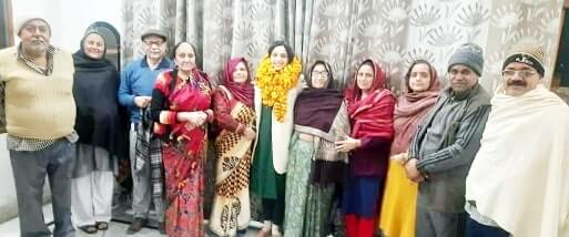 पुरा गांव की बिटिया श्रेया त्यागी के आईएएस बनने पर क्षेत्र में खुशी का माहौल