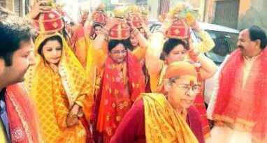 श्रीमद भागवत कथा से पूर्व राजरानी के मंदिर से कलश यात्रा निकाली