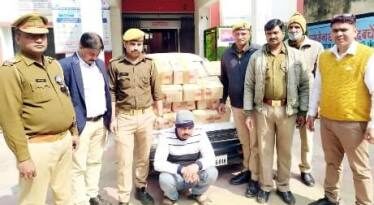 आबकारी विभाग एवं नई मन्डी कोतवाली पुलिस की संयुक्त टीम ने अवैध शराब सहित इरफान को दबौचा