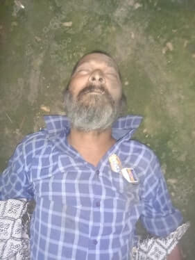 सडक किनारे अज्ञात शव मिलने से फैली सनसनी सडक किनारे अज्ञात शव मिलने से फैली सनसनी