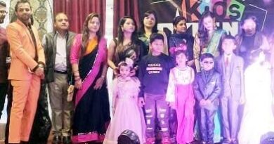 छोटे-छोटे बच्चों का किड्स टैलेंट शो कराया