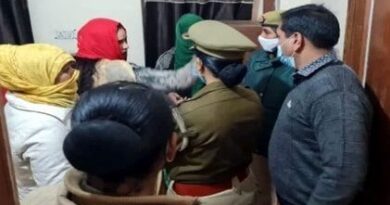 मेरठ में हाईवे के होटल पर छापा, एक युवक के साथ मिली तीन-तीन लडकियां….