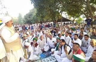 भाजपा वालों को शादी विवाह का न्योता मत दो: नरेश टिकैत का ऐलान, दोषी पाया जाता है तो सौ आदमियों का खाना बनवाना होगा