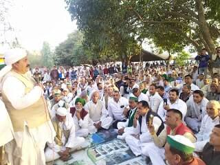 भाजपा वालों को शादी विवाह का न्योता मत दो: नरेश टिकैत का ऐलान, दोषी पाया जाता है तो सौ आदमियों का खाना बनवाना होगा