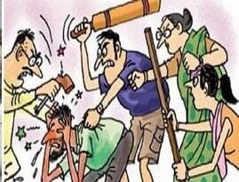 Barabanki News: बच्चा चोरी की अफवाहों को लेकर अर्धनग्न कर पेड़ से बांधकर पिटाई