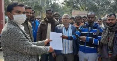 करमुल्लापुर में पंचायत भवन निर्माण: दर्जनों ग्रामीणों ने तहसीलदार रामगर को ज्ञापन दिया 4 Ramngr 1 News |