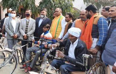 दिव्यांगों के कल्याण के लिए चल रही कई योजनाएं : शरद अवस्थी