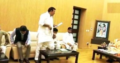 कृषि कानूनों का लाभकारी पक्ष दिखाते हुए मनाने का प्रयास: भाजपा विधायकों ने की सीएम योगी से मुलाकात