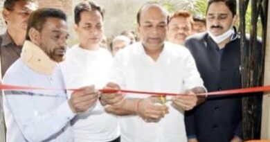 नगर स्वास्थ्य प्रशिक्षण केंद्र खालापार में निःशुल्क चिकित्सा शिविर लगाया