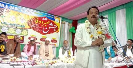 ईशा की नमाज के बाद हुसैन डे कार्यक्रम  गुरुवार की सुबह ५ बजे तक चला