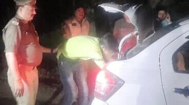 चेकिंग अभियान से वाहन चालकों में हड़कम्प, आरोपी युवक को तमंचे व कारतूस सहित गिरफ्तार कर लिया