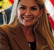 बोलिविया: जीनाइन अनेज पर अब आतंकवाद और राजद्रोह के आरोप में मुकदमा चलेगा