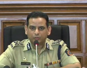 नागराले ने संभाला कमिश्नर का पद, बोले- कठिन दौर से गुजर रही है मुंबई पुलिस नागराले ने संभाला कमिश्नर का पद, बोले- कठिन दौर से गुजर रही है मुंबई पुलिस