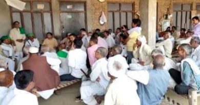 क्षत्रिय पंचायत का तुगलकी फरमान: ग्रामीण युवको पर हाफ पेंट पहनने पर पूर्ण रूप से प्रतिबन्ध