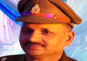 विधान भवन के गेट नंबर 7 के सामने पार्किंग में तैनात पुलिसकर्मी ने खुद को मारी गोली विधान भवन के गेट नंबर 7 के सामने पार्किंग में तैनात पुलिसकर्मी ने खुद को मारी गोली
