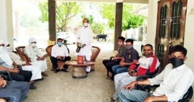 गांव भैंसी में विश्व पृथ्वी दिवस पर नीम का पौधा लगाया