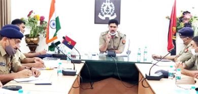 एसएसपी अभिषेक यादव ने पुलिस अधिकारियों के साथ की बैठक