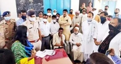 शांति पूर्ण माहौल में सम्पन्न कराने को डीएम व एसएसपी ने किया देहात क्षेत्रो का दौरा 7 4 News |