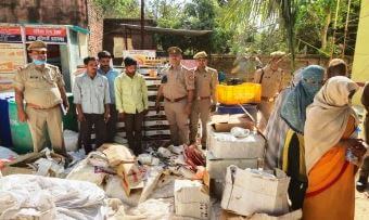 कुंडा इलाके में एक शराब की फैक्टरी पर छापा: 10 करोड़ रुपये की अवैध शराब बरामद