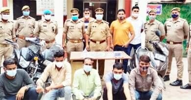 नई मंडी पुलिस ने किया महिला बैंककर्मी से लूट की घटना का खुलासा, 5 बदमाश गिरफ्तार, लूट का माल बरामद