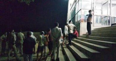 मोरना में न्यू मैक्स नर्सिंग होम के डॉक्टरों पर सही इलाज ना करने का आरोप, ग्रामीणों ने किया हंगामा