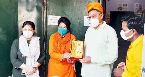 कोरोनाकाल में निशुल्क टीकाकरण (वैक्सीन) का आयोजन किया गया कोरोनाकाल में निशुल्क टीकाकरण (वैक्सीन) का आयोजन किया गया