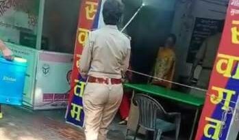 मुजफ्फरनगरः महिला थाना प्रभारी निधि चौधरी ने स्वंय किया सैनिटाइजेशन व थाने में चलाया सफाई अभियान
