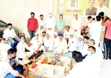 रालोद नेताओं ने पूर्व प्रधानमंत्री चौधरी चरणसिह की पुण्यतिथि मनाई…