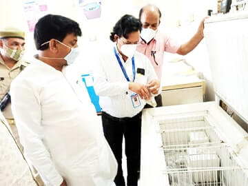 मखियाली सामुदायिक स्वास्थ्य केंद्र का राज्यमंत्री कपिल देव अग्रवाल ने निरीक्षण किया मखियाली सामुदायिक स्वास्थ्य केंद्र का राज्यमंत्री कपिल देव अग्रवाल ने निरीक्षण किया