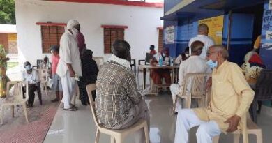 राज्य मंत्री कपिल देव अग्रवाल ने कोरोना के टीके लगवाने के लिए जागरूक किया