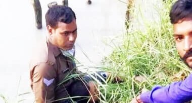 महिला आत्महत्या के इरादे से नहर में कूदी, मुजफ्फरनगर पुलिस ने बचाया