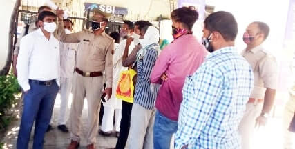 जानसठ: उप जिलाधिकारी ने बैंकों का औचक निरीक्षण किया जानसठ: उप जिलाधिकारी ने बैंकों का औचक निरीक्षण किया