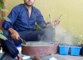 यज्ञ कार्यक्रम के दूसरे दिन मुस्लिम भाईयों ने घरो मे औषधियो की धूनी देकर अपनी भागीदारी सुनिश्चित की