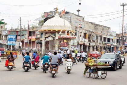 सड़कों पर वीकेंड लाकडाउन में रही कम भीड़