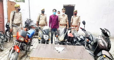 चोरी के वाहन सहित गिरफ्तार किया, तमंचा ३१५ बोर मय दो जिंदा कारतूस बरामद