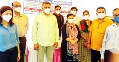 गुलशन पालीओल्स लिमिटेड में वैक्सीनेशन कैम्प का आयोजन