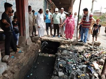 नगरपालिका परिषद् अध्यक्ष अंजू अग्रवाल ने सफाई से लेकर कूड़ा प्लांट तक का निरीक्षण किया नगरपालिका परिषद् अध्यक्ष अंजू अग्रवाल ने सफाई से लेकर कूड़ा प्लांट तक का निरीक्षण किया